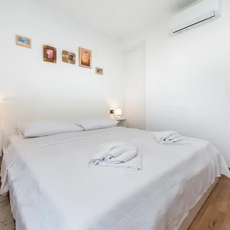 Sunrise & Sunset Apartment
